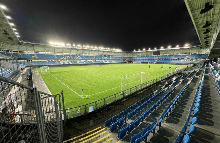 stadion Molde Piłkarze Legii trenowali w Molde