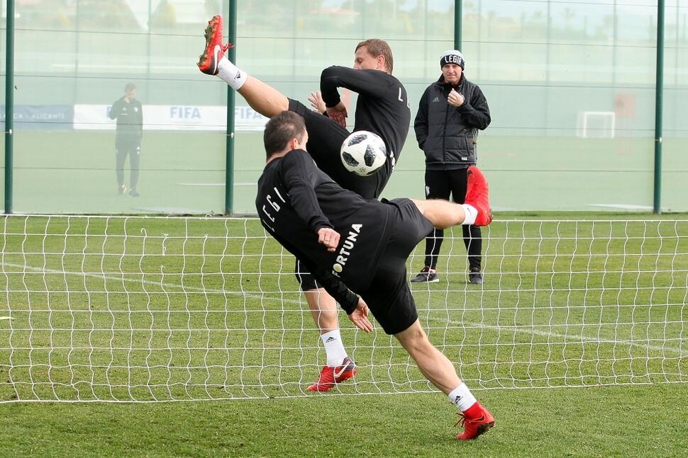 News: Lżejszy trening pod znakiem siatkonogi, powrót Rado