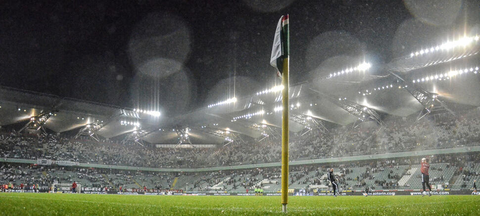 Stadion Legii, Legia, Łazienkowska 3