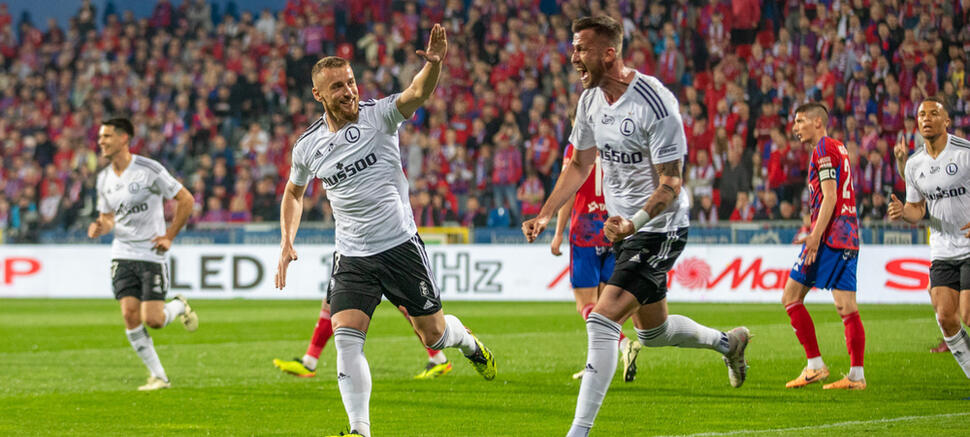 Rafał Augustyniak Tomas Pekhart Raków Częstochowa - Legia Warszawa 1:1