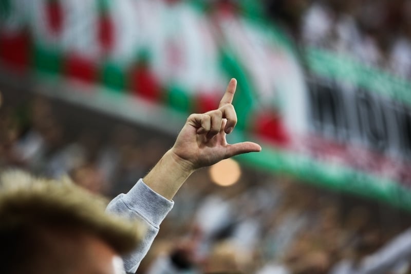 News: Frekwencja - średnio połowa stadionu  (akt.)