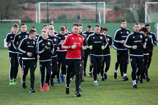 Pierwszy trening piłkarzy Legii w La Mandze - wideo