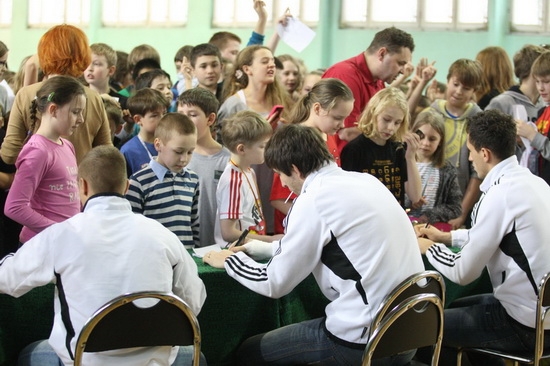 Piłkarze Legii z wizytą w szkole na Ochocie