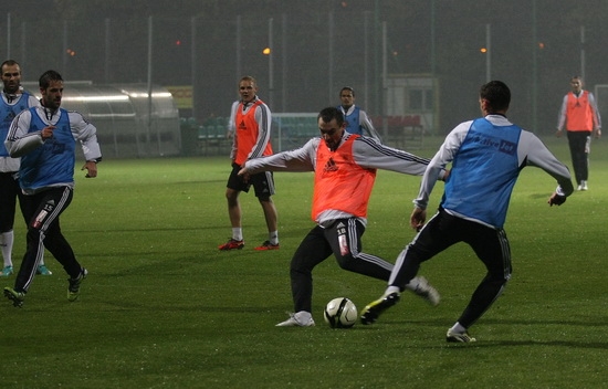 Trening w deszczu, Kosecki i Choto biegali wokół boiska