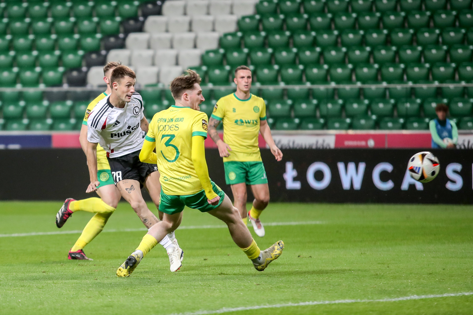 Legia Warszawa - Caernarfon Town 6:0