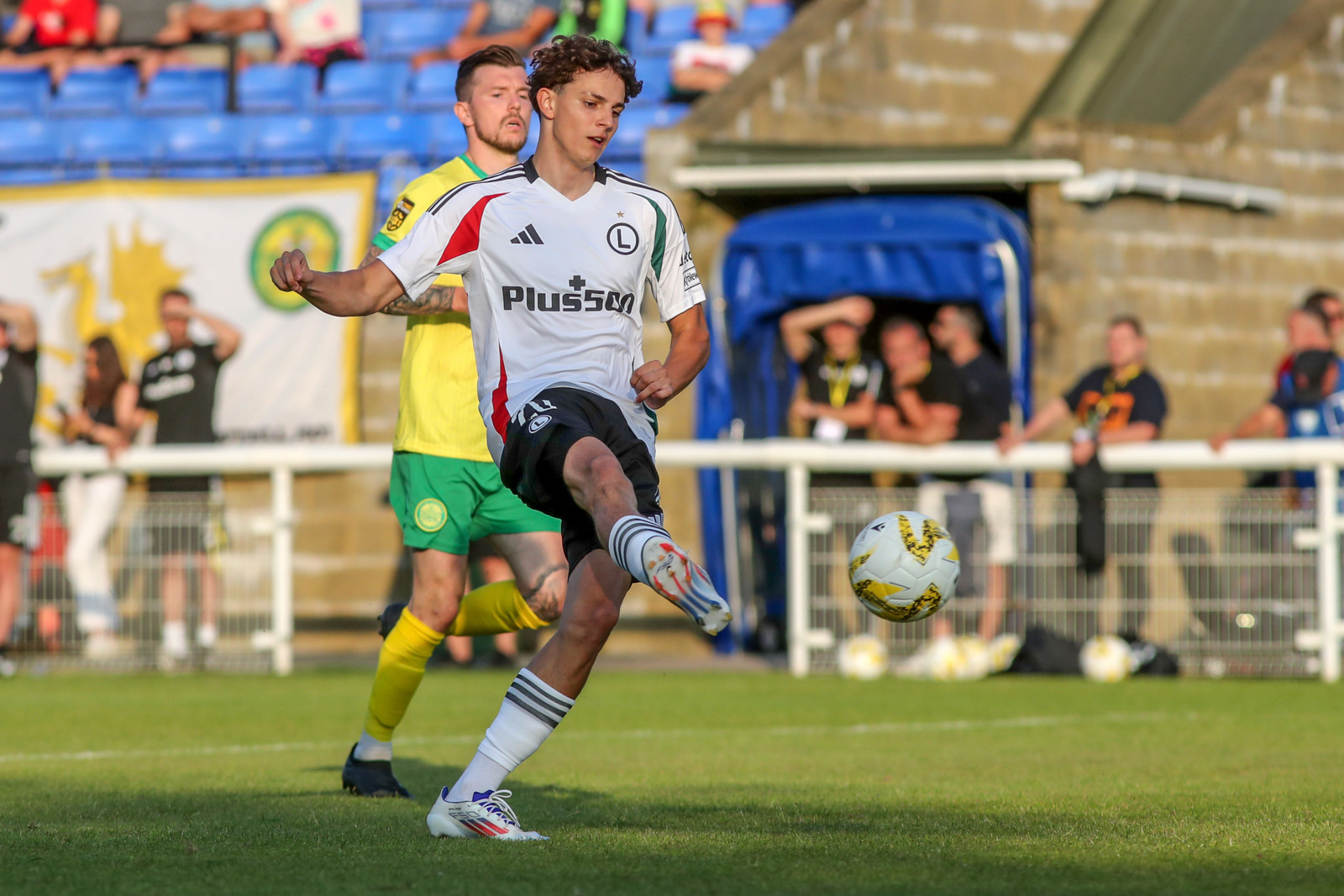 Jakub Żewłakow Caernarfon Town - Legia Warszawa 0:5